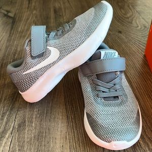 NEW w/ box Flex experience Nike